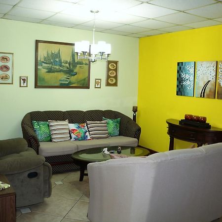 The Illiers Bed & Breakfast Port of Spain ภายนอก รูปภาพ